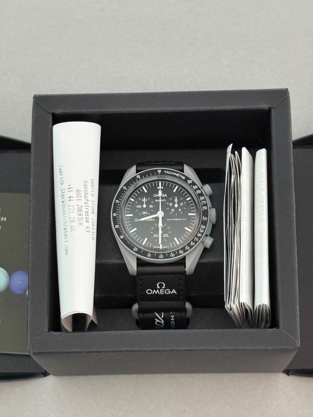 Swatch Uhren: Moonswatch "Mission to the Moon" + Extra bracelet – Gebraucht aus Davesco-Soragno von luganoluxuryshop