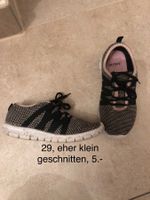 Turnschuhe Schlüpfschuhe Gr. 29
