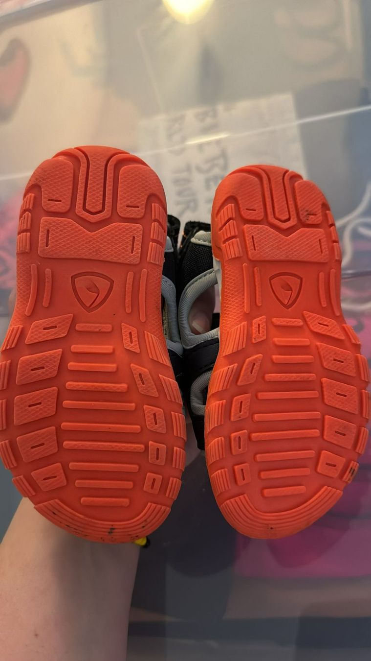 Scarpe per ragazzi: Sandale Junge Gr. 21 – Usato da Wald ZH venduto da evelyne.street 1