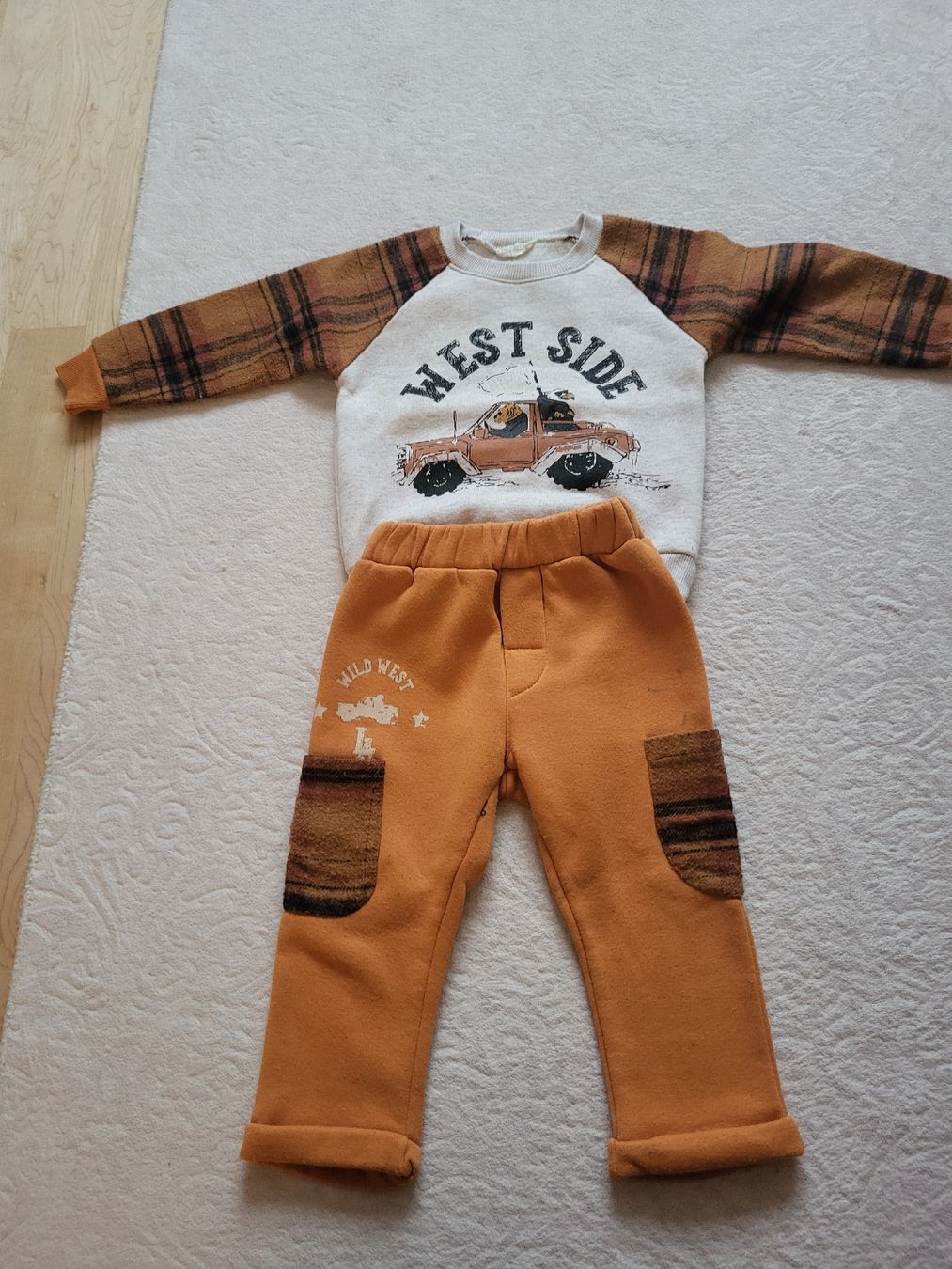 Pantaloni: dickes Jogging Set Joginghose + Pulli als Set Gr. 92cm Top – Usato da Nänikon venduto da elifxs 1