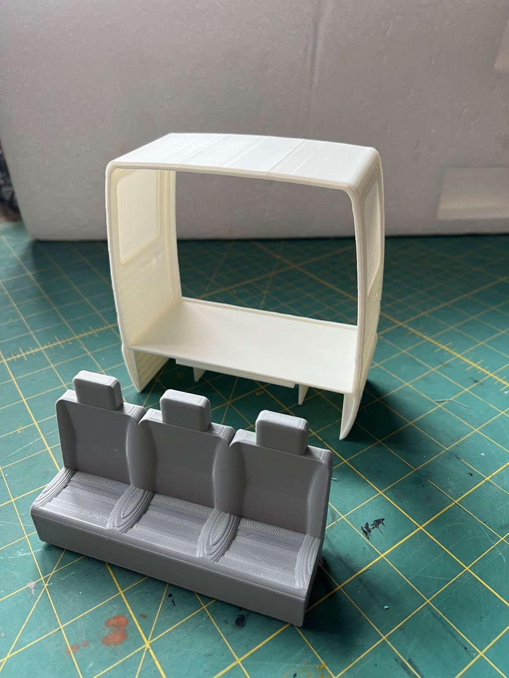 Modellismo RC: Bruder Mercedes Sprinter Umbau – Nuovo (secondo la descrizione) da Altdorf UR venduto da modellbau-widmer