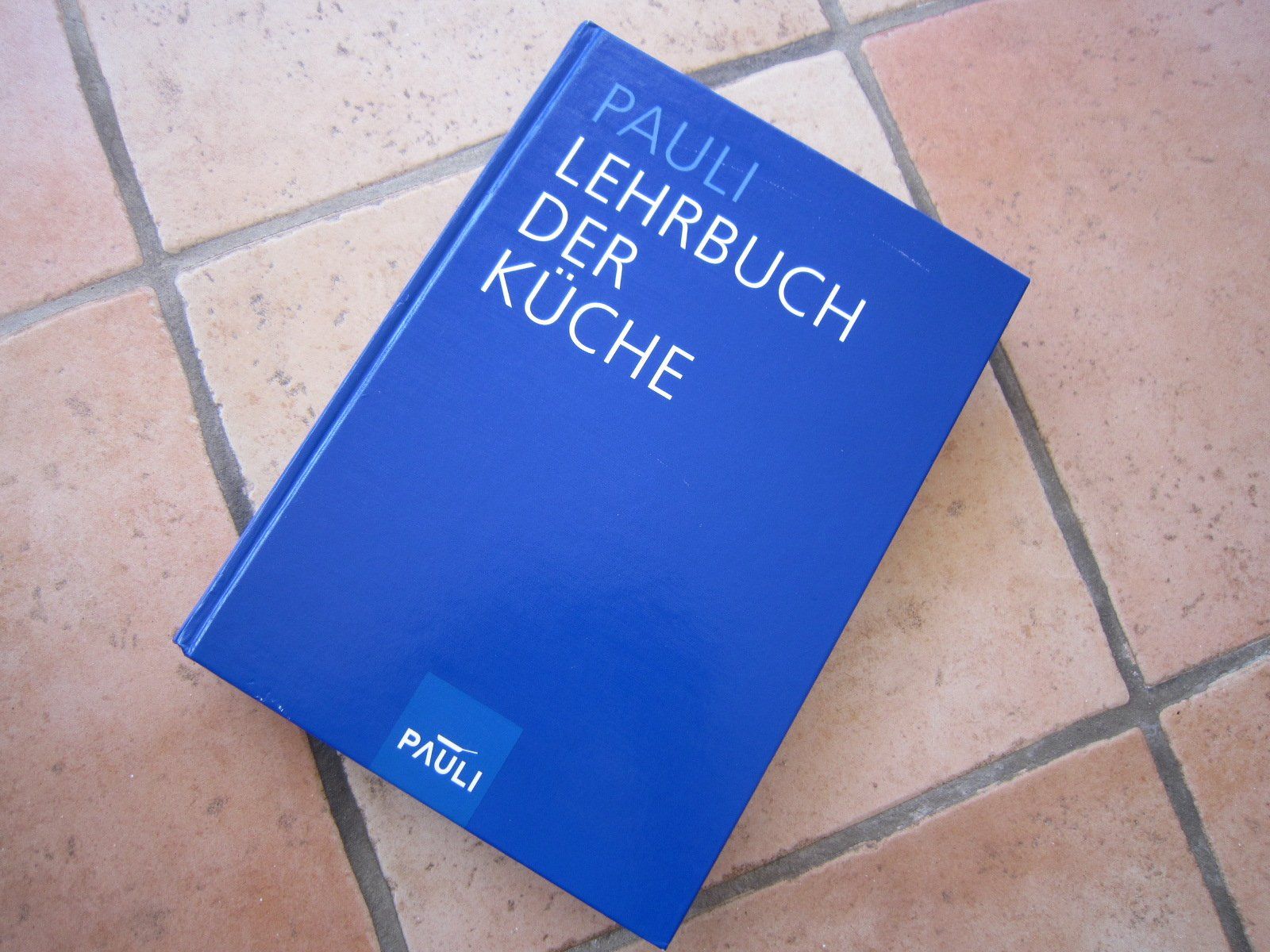 Libri: Pauli Lehrbuch der Küche 2005 – Usato da Neuenegg venduto da Heggi0