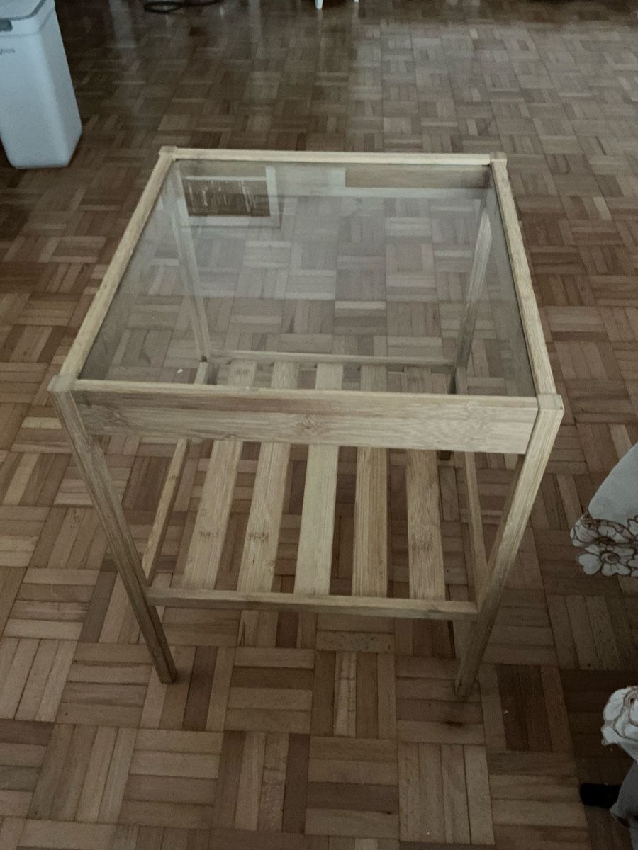 Ikea Tables: Kleiner Beistelltisch  – D'occasion à Basel par Ajscha7o1