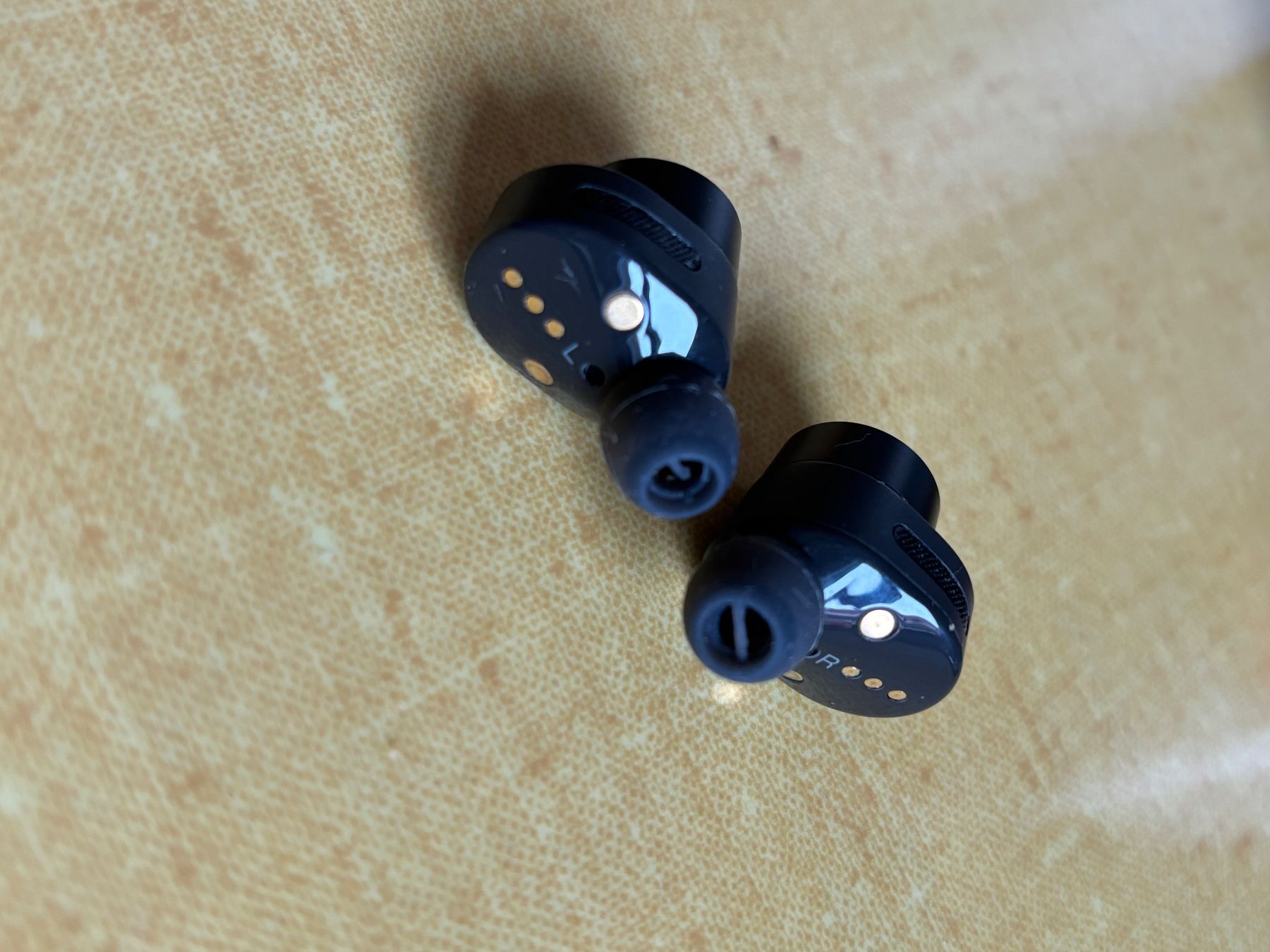 Bowers & Wilkins Cuffie: Bowers & Wilkins Pi5 – Usato da Bern venduto da Lostintranslation 1