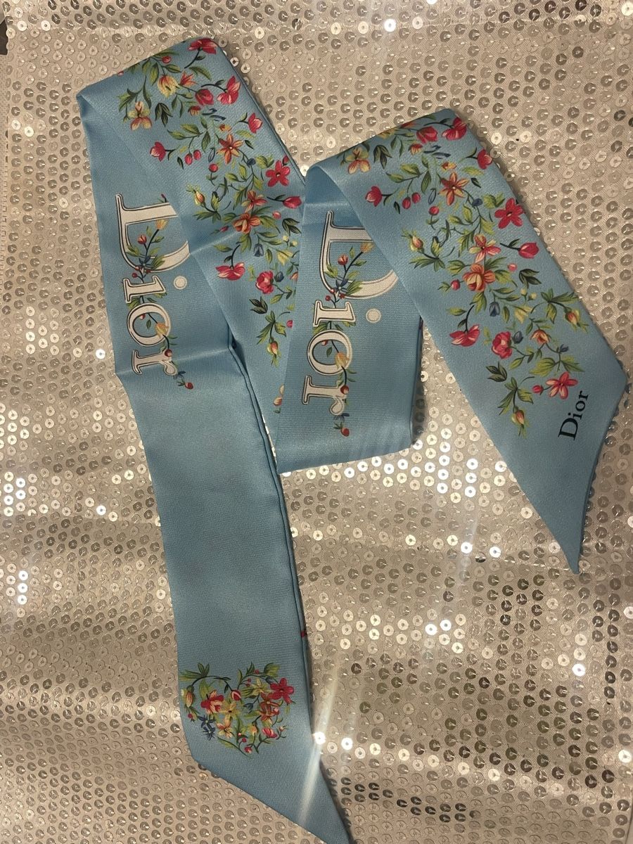 Dior Foulard & Sciarpe: Dior Mitzah 100 % Seide – Nuovo (secondo la descrizione) da Pfäffikon ZH venduto da Maki_zuerich