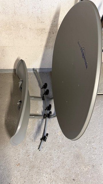 Satellitenschüssel: Satellitenschüssel Wave Frontier - Antenne 90cm – Neu (gemäss Beschreibung) aus Oberlunkhofen von Masyni