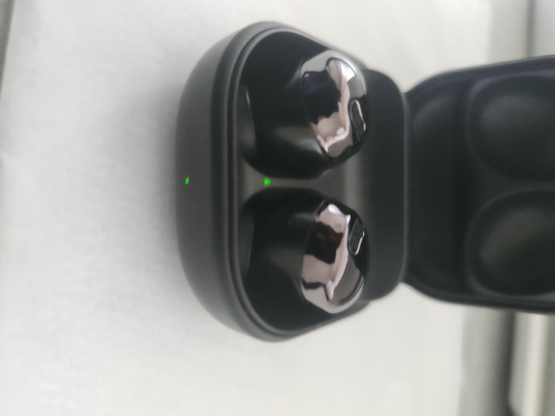 Samsung Cuffie: Samsung galaxy earbuds – Nuovo (secondo la descrizione) da schlieren venduto da allemann007 1
