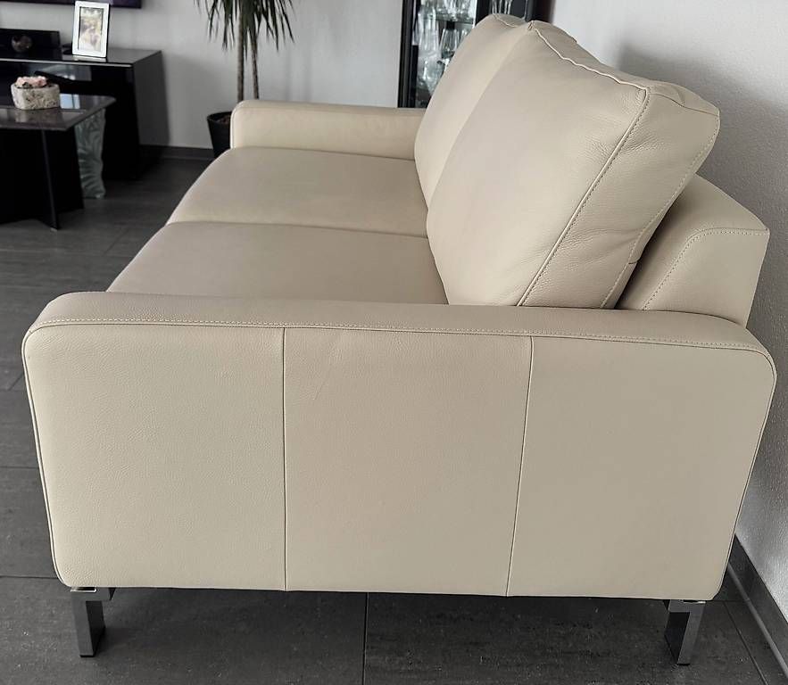 Sofas: Echtleder Zweier-Sitz-Sofa Beige – Gebraucht aus Muhen von Hjresi 1