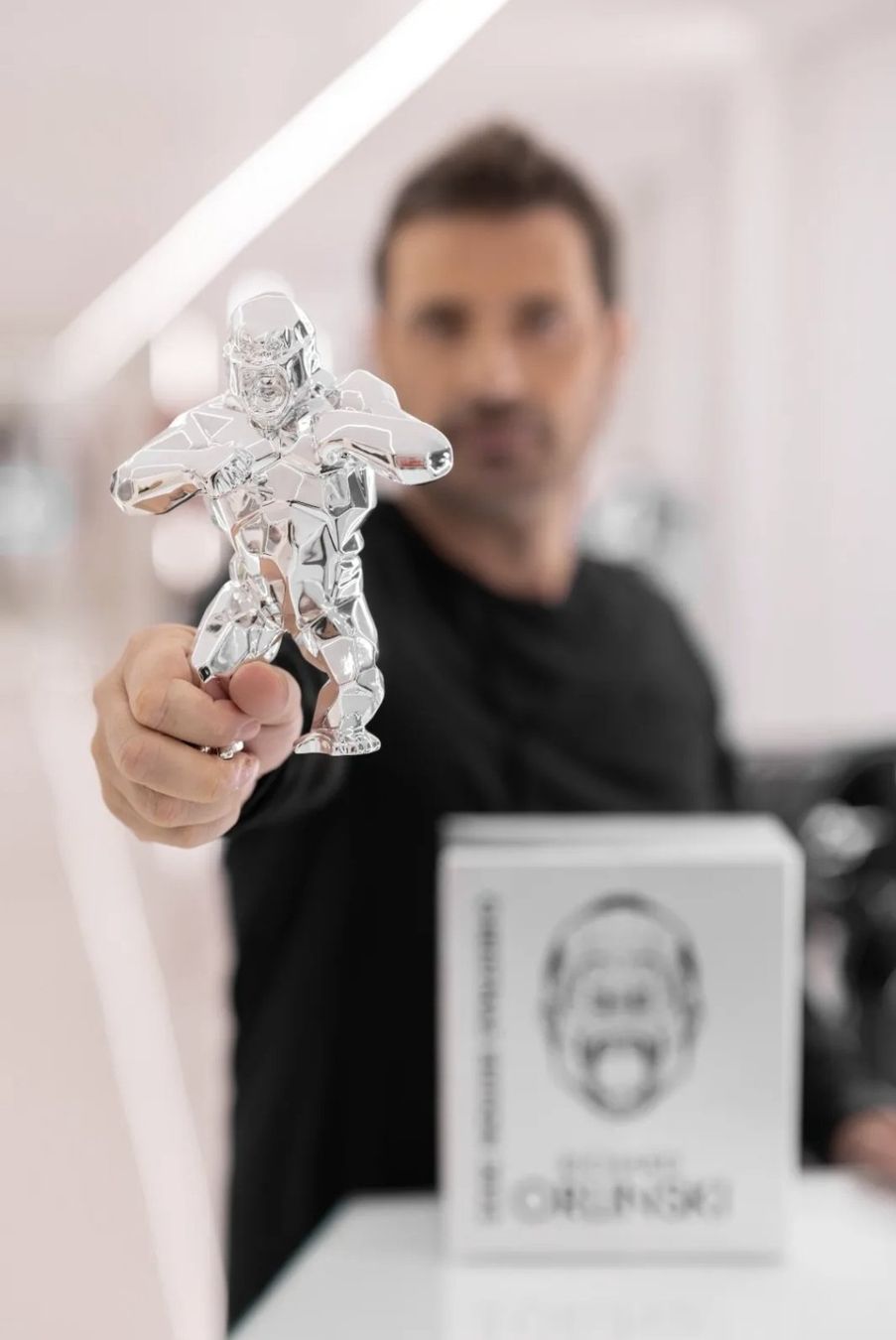 Statuette: ORLINSKI - SILVER KONG Christmas Edition Limitée – Nuovo e nell'imballaggio originale da Confignon venduto da Mafior1977