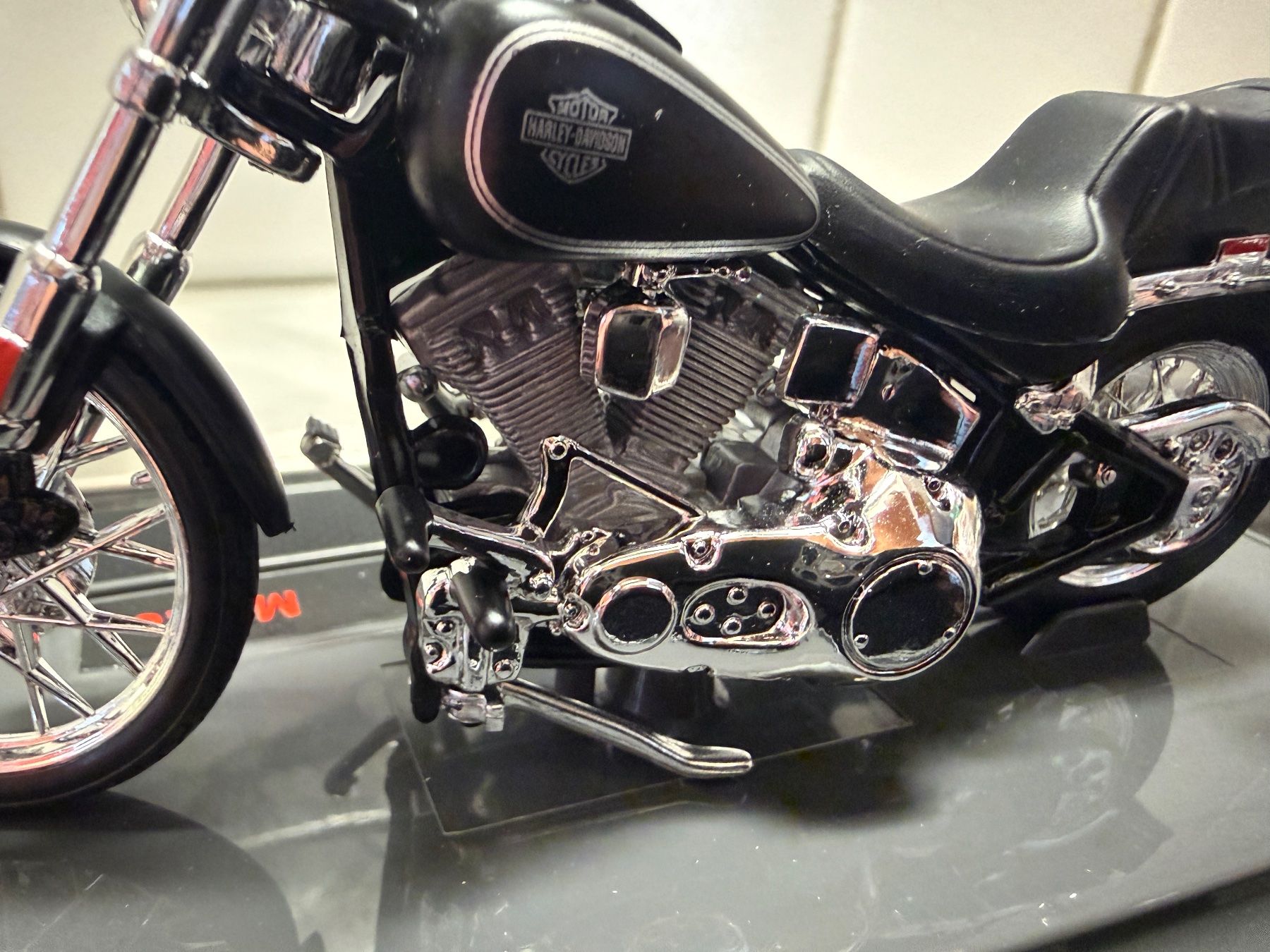 Maisto Modellini d'auto: Harley Davidson 1984 FXST Softail 1/18 – Nuovo e nell'imballaggio originale da Messen venduto da Versber 7