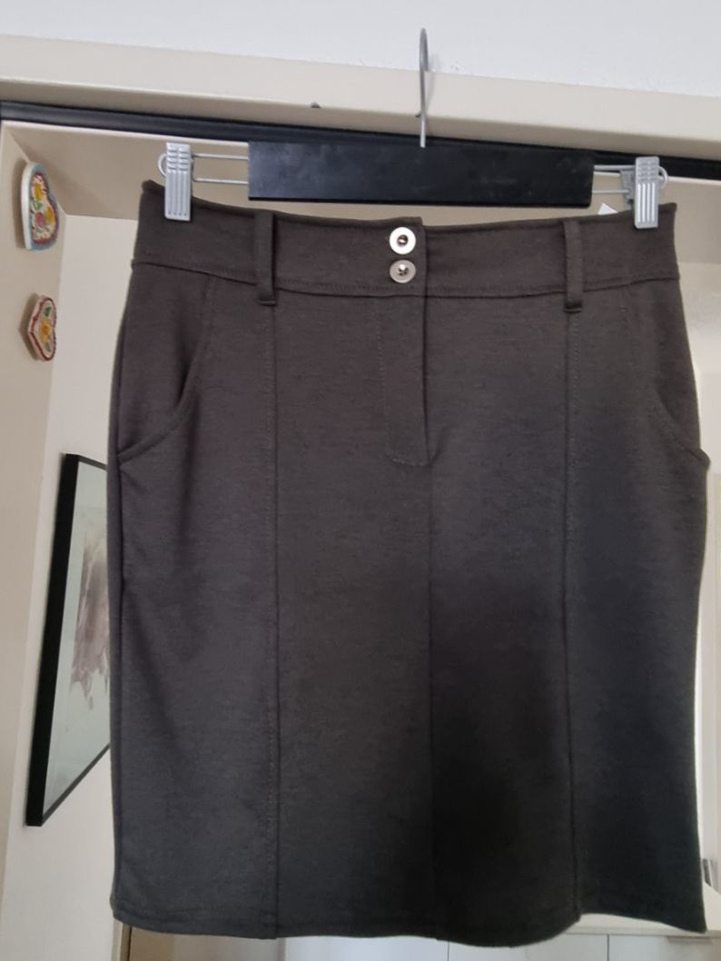 Gonne: Jupe, Rock Jersey Olive Gr. M – Nuovo e nell'imballaggio originale da Geroldswil venduto da Agapanthus22 3