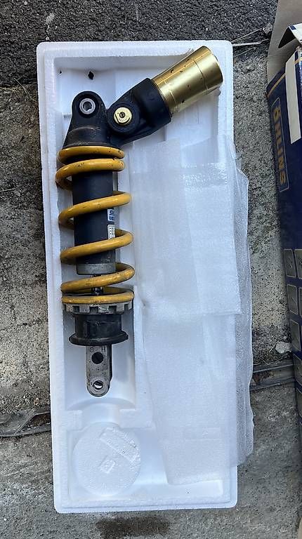 Honda Tutti i ricambio per moto: Ammortizzatore CBR1000 – Usato da Brè sopra Lugano venduto da micheleschmid