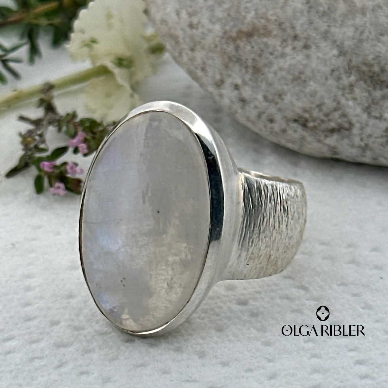 Olga Ribler Bagues: Mondstein Silber Ring 925 Grösse 58 – Neuf (Voir description) à Luzern par Schmuckoutlet