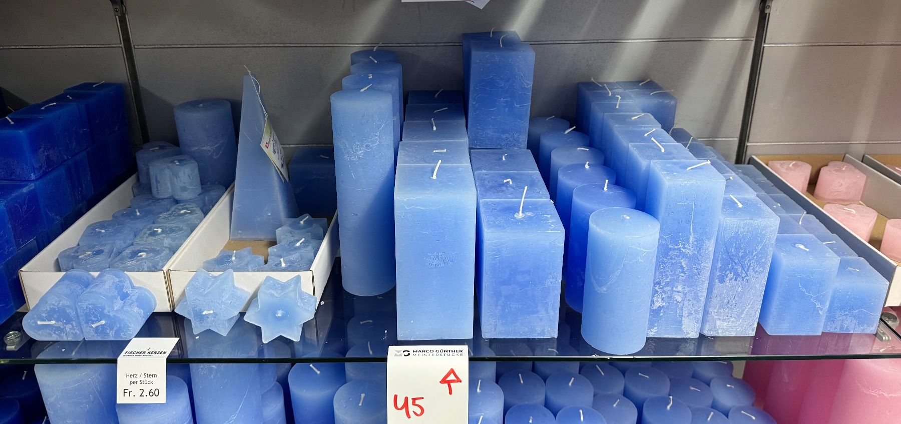 Candele: 045 Posten Raureif Kerzen hellblau aus Liquidation – Nuovo (secondo la descrizione) da Derendingen venduto da Meisterstuecke
