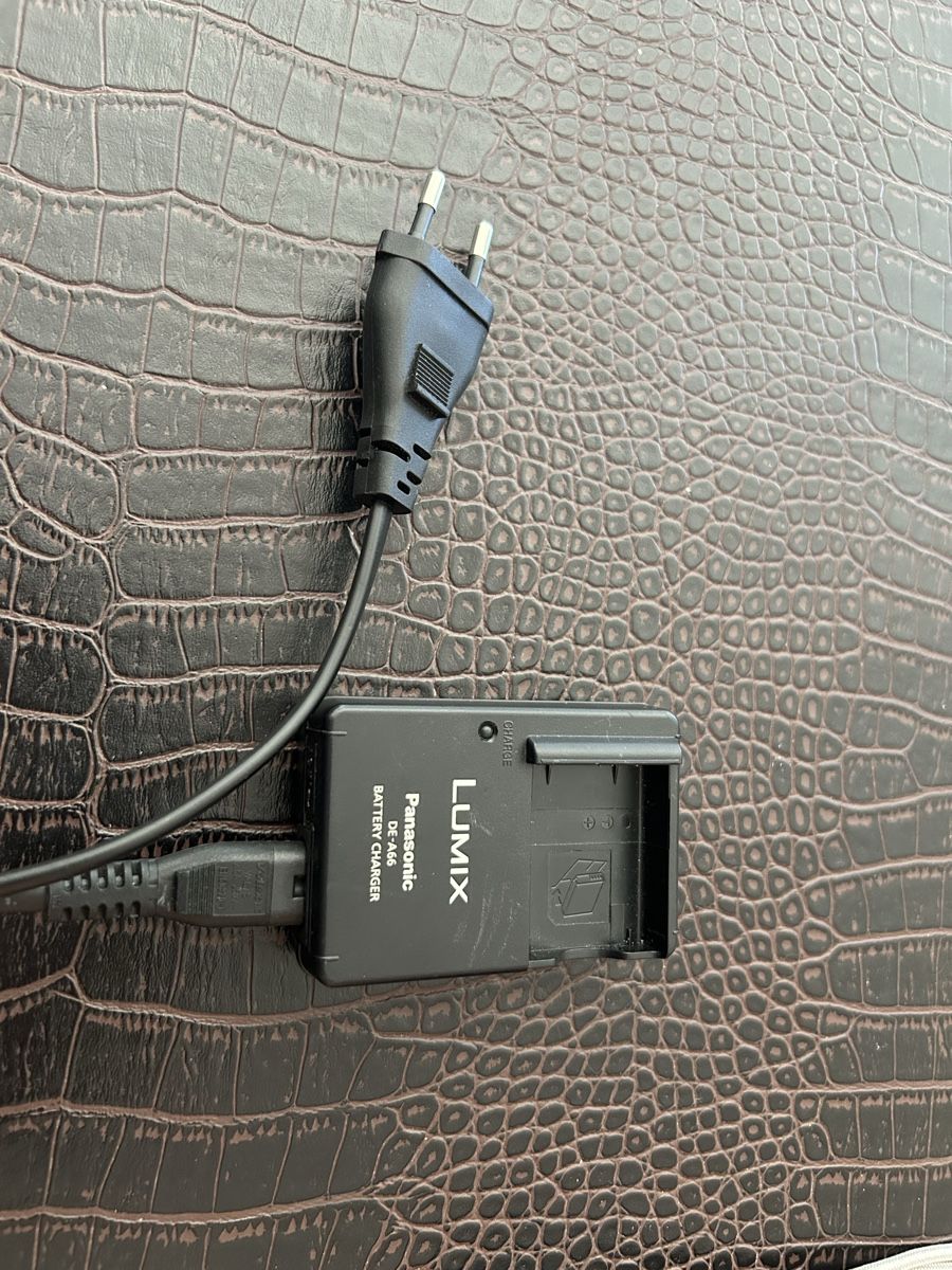 Panasonic Fotocamera: Panasonic Lumix Digitalkamera HD AVCHD Lite schwarz – Usato da Pfäffikon SZ venduto da andi_dru 2