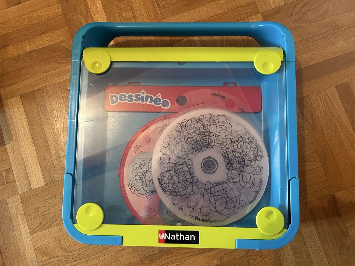 Spielzeuge: Dessineo – Gebraucht aus Yens von sammya79
