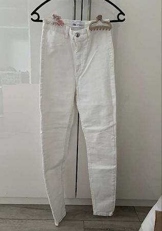Weisse Skinny Jeans von Zara