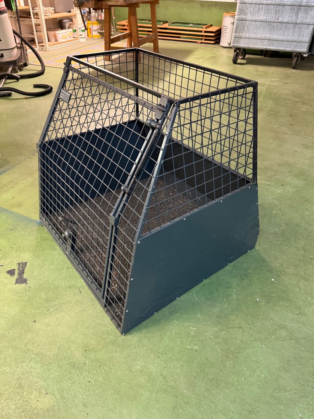 Gabbie, trasporto & Sicurezza: Hundebox gebraucht Peter Kleiner – Usato da Oberentfelden venduto da meelamoon 1