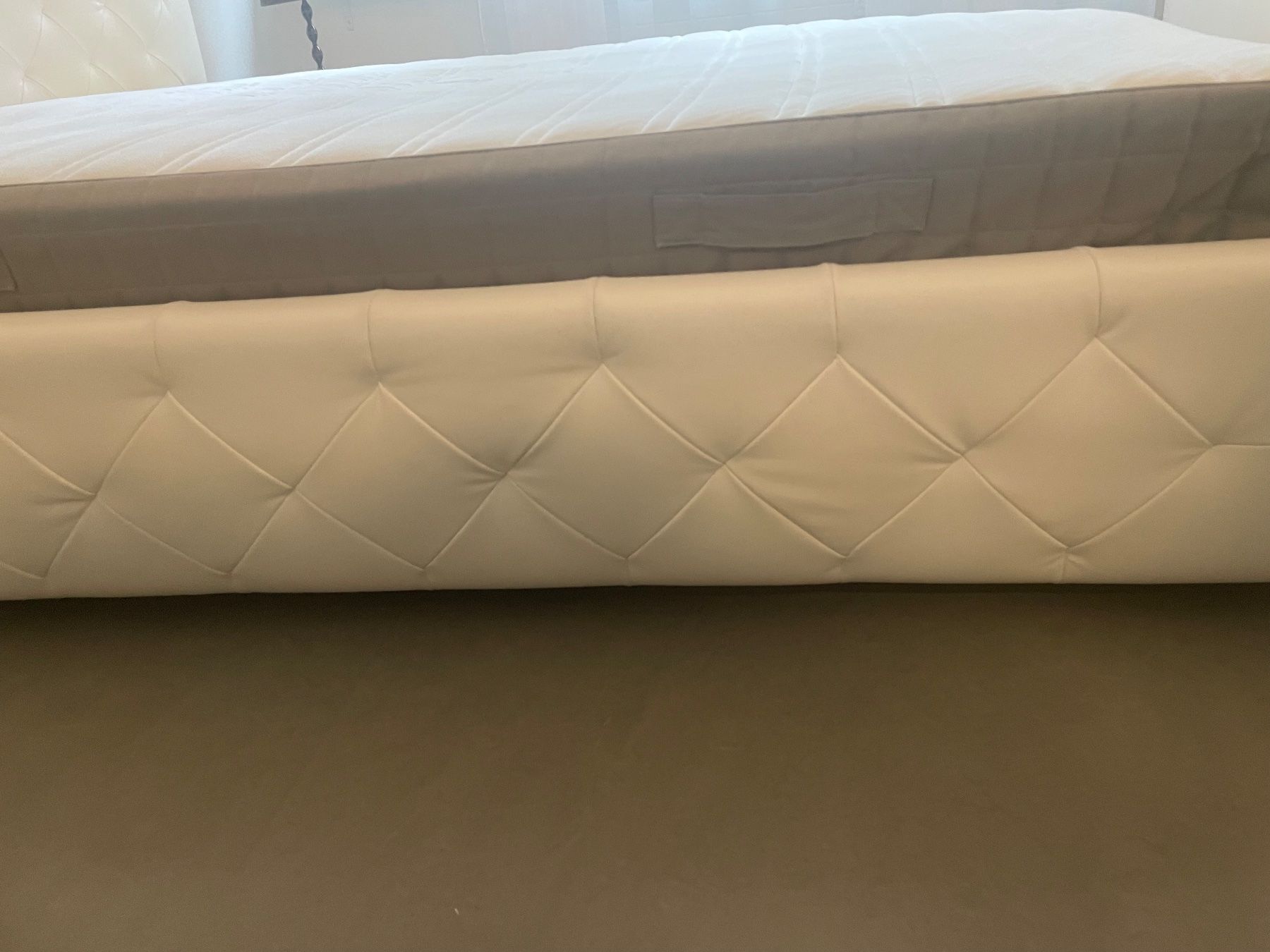 Letti: Bett 160x200 – Usato da Zürich venduto da Ivona3 6