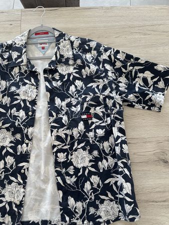 Chemise Tommy Jeans à fleurs, taille S (skater fit M/L)