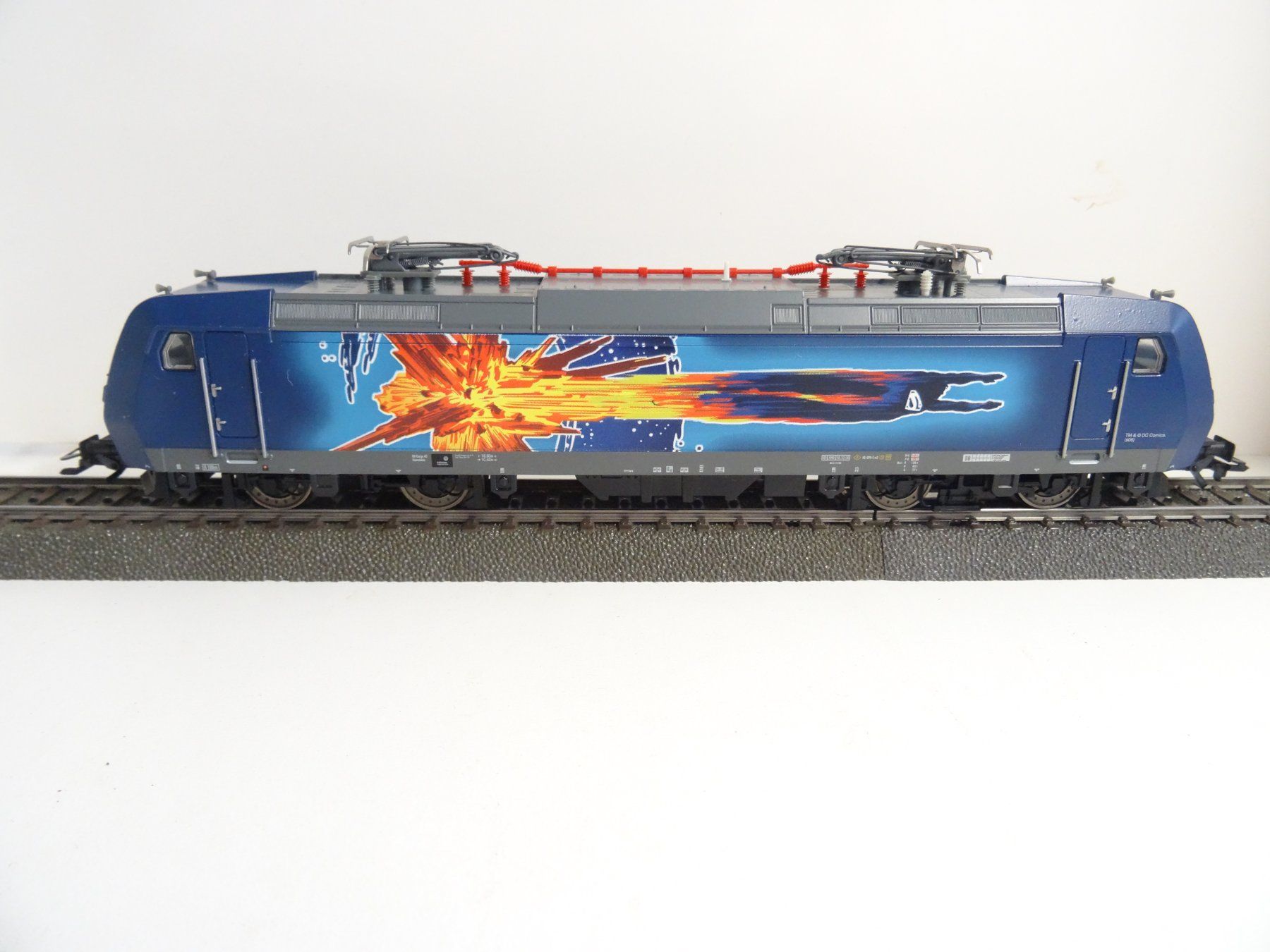 Märklin Modellini di ferrovie: Märklin H0 36837-1  E-Lok BR 185 "Superman" – Nuovo e nell'imballaggio originale da Hochdorf venduto da Teger02 1