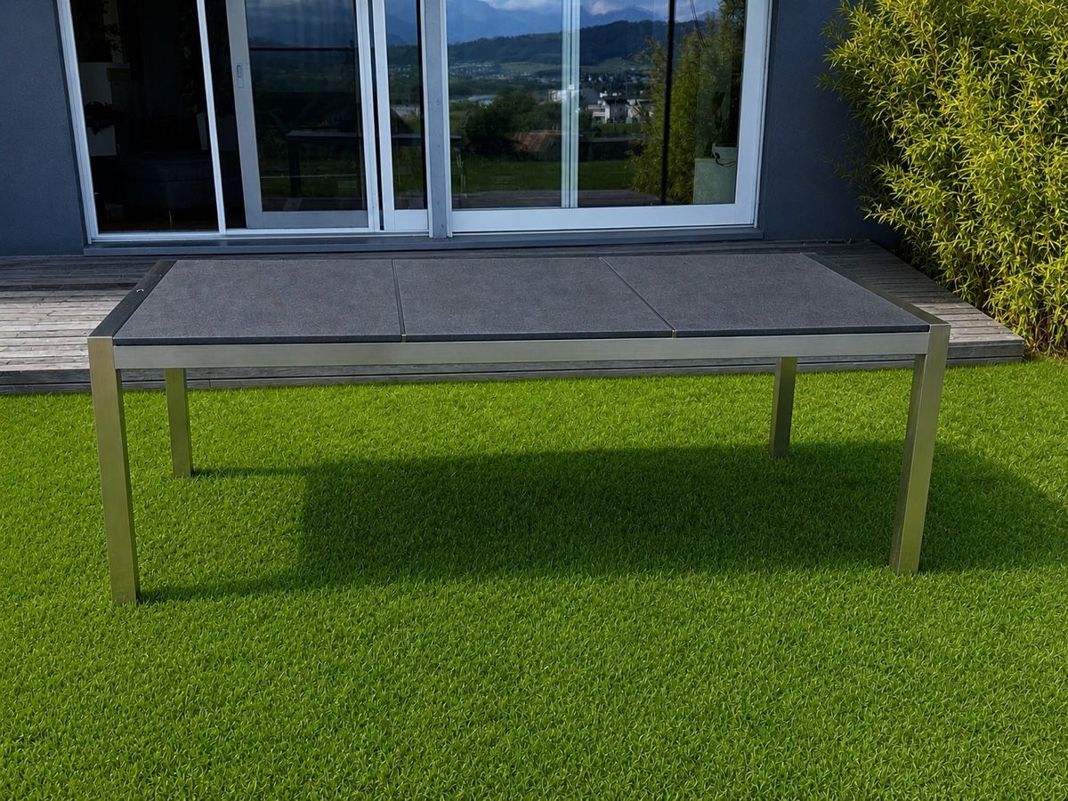 Tische: Schöner Granittisch – Gebraucht aus Eschenbach LU von Avenzio 1