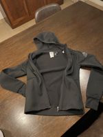 Sweat à capuche Adidas Climawarm 8/10 ans noir, hiver chaud!