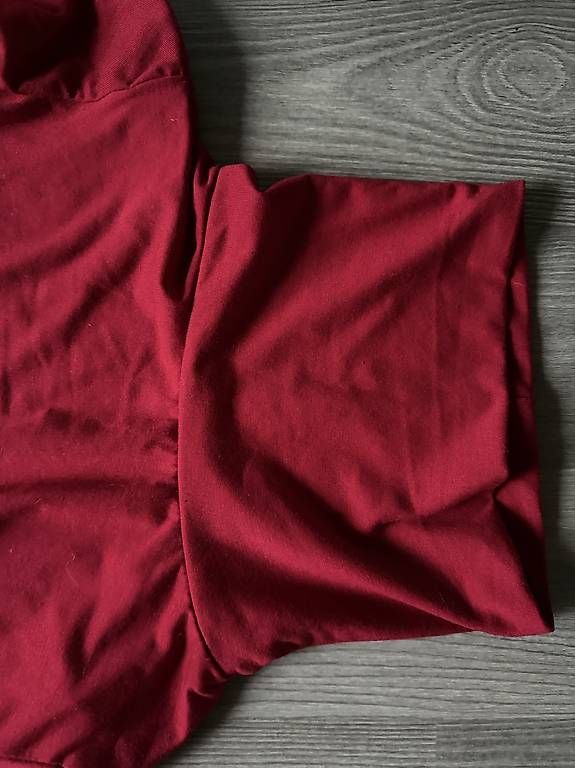 Top: Crop top rouge  – Nuovo e nell'imballaggio originale da Plan-les-ouates venduto da Jordane.S 2
