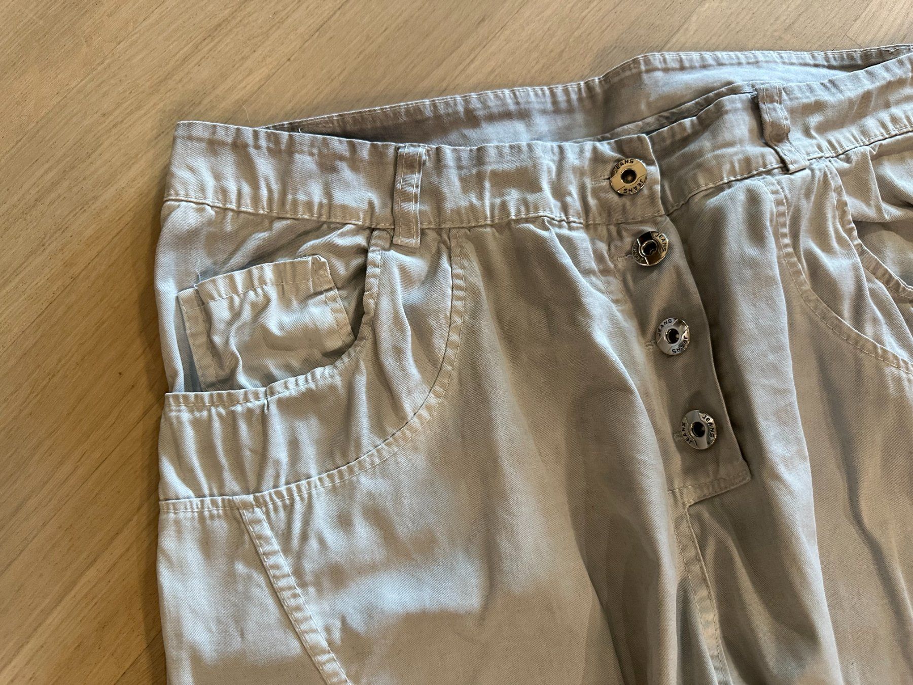 Pantaloni: Hose geknöpft - leger - hellgrau - Gr. 40 - Top Zustand – Usato da Dübendorf venduto da san_tt6m 1