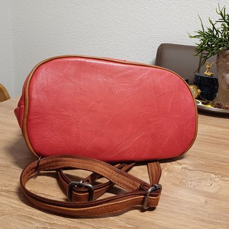 Rucksack rot Kunstleder Damen braune Akzente
