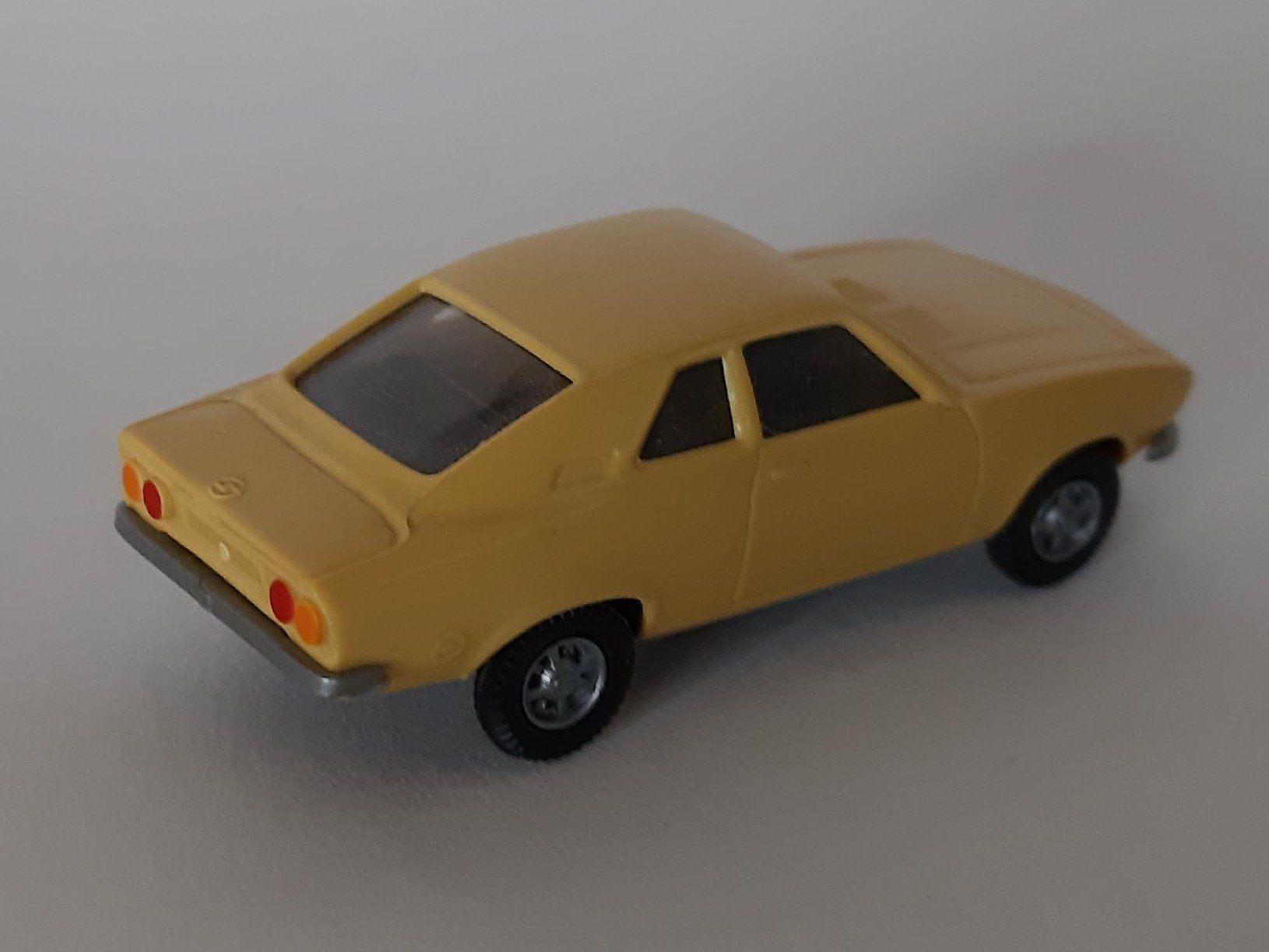 Opel Modellini d'auto: I.M.U. - Opel Manta A – Usato da Bichwil venduto da Viggen37 2