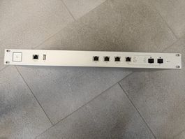 Ubiquiti UniFi Security Gateway Pro 4 (USG-PRO-4)
