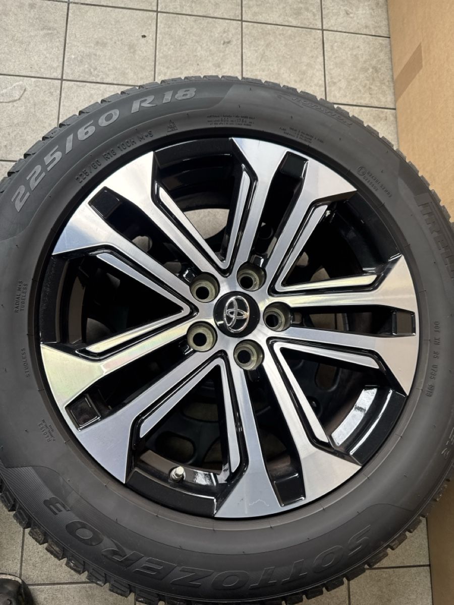 Pneumatici & Ruote complete: Toyota Rav 4 Winterkompletträder  – Usato da Oftringen venduto da lar_569b 4