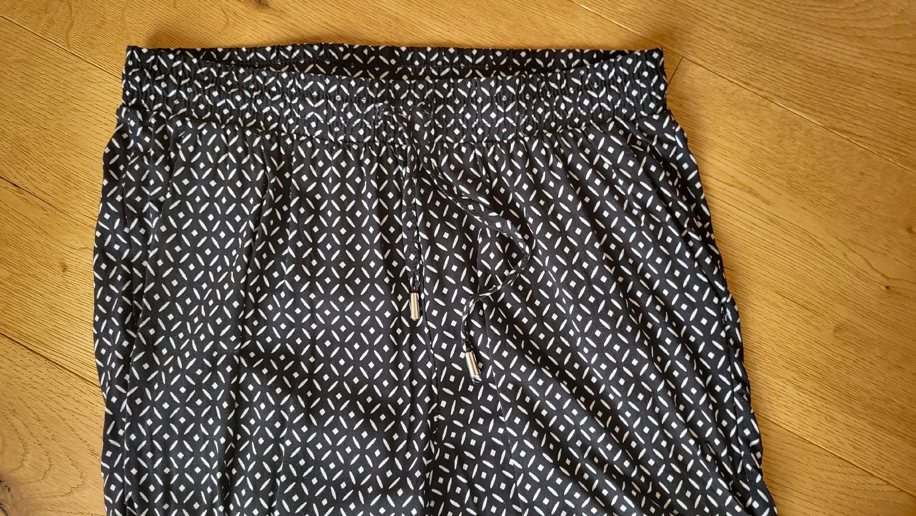 Pantaloni: lässige Sommerhose Grösse 36 – Usato da Oekingen venduto da FlamingoDoktor 1