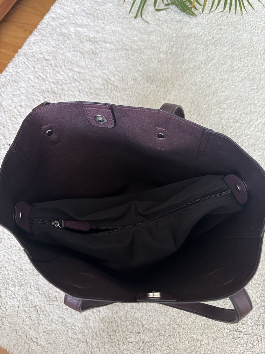 H&M Taschen für Damen: Schultertasche mit Innenfach – Gebraucht aus St. Niklausen LU von car_2562 2