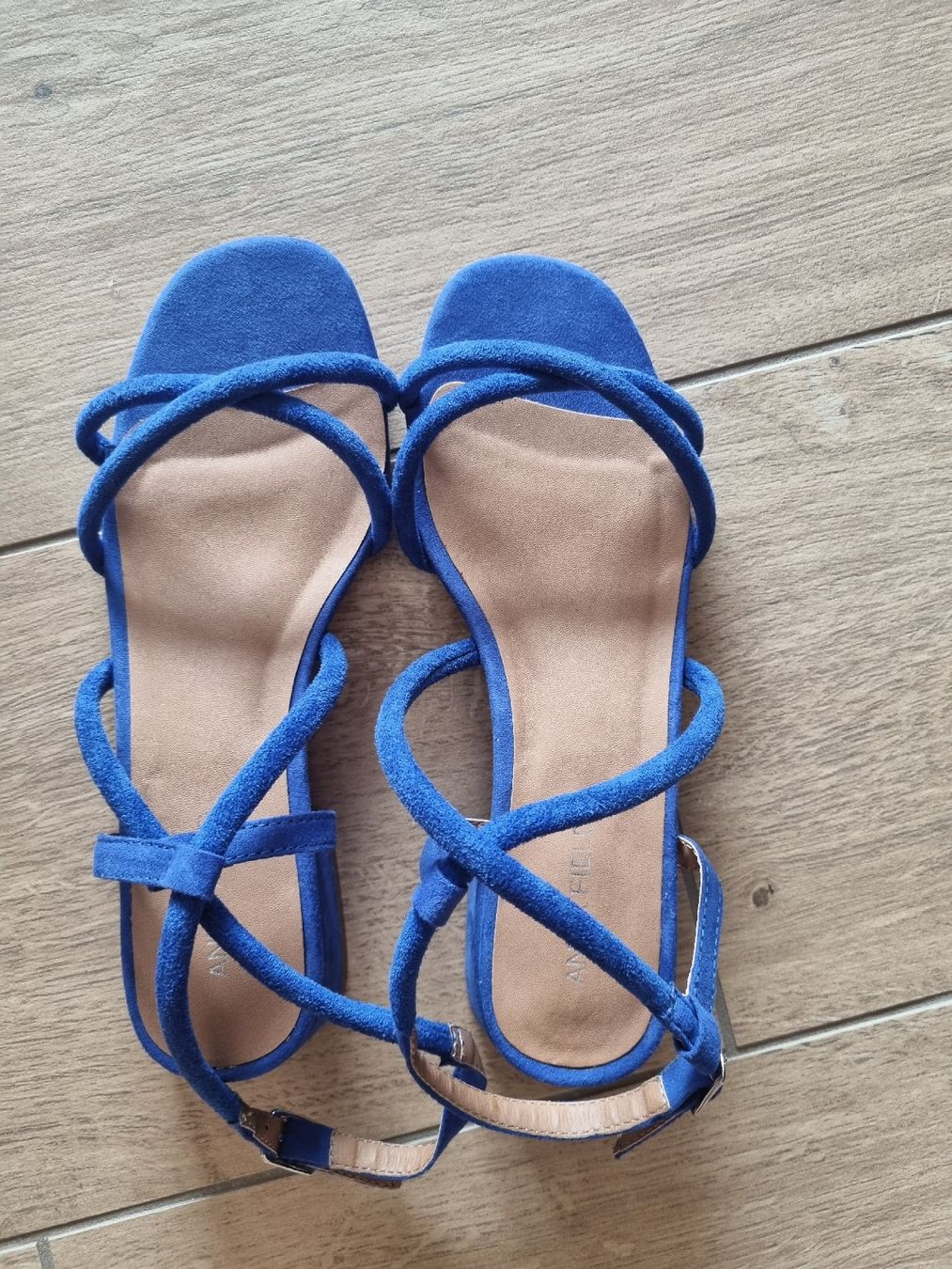 Scarpe da donna: Women's sandals 36 NEVER USED – Nuovo e nell'imballaggio originale da Le Locle venduto da vri_c59x