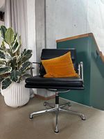 2x Eames EA 208 Soft Pad Stühle  ICF / HM (wie Vitra)