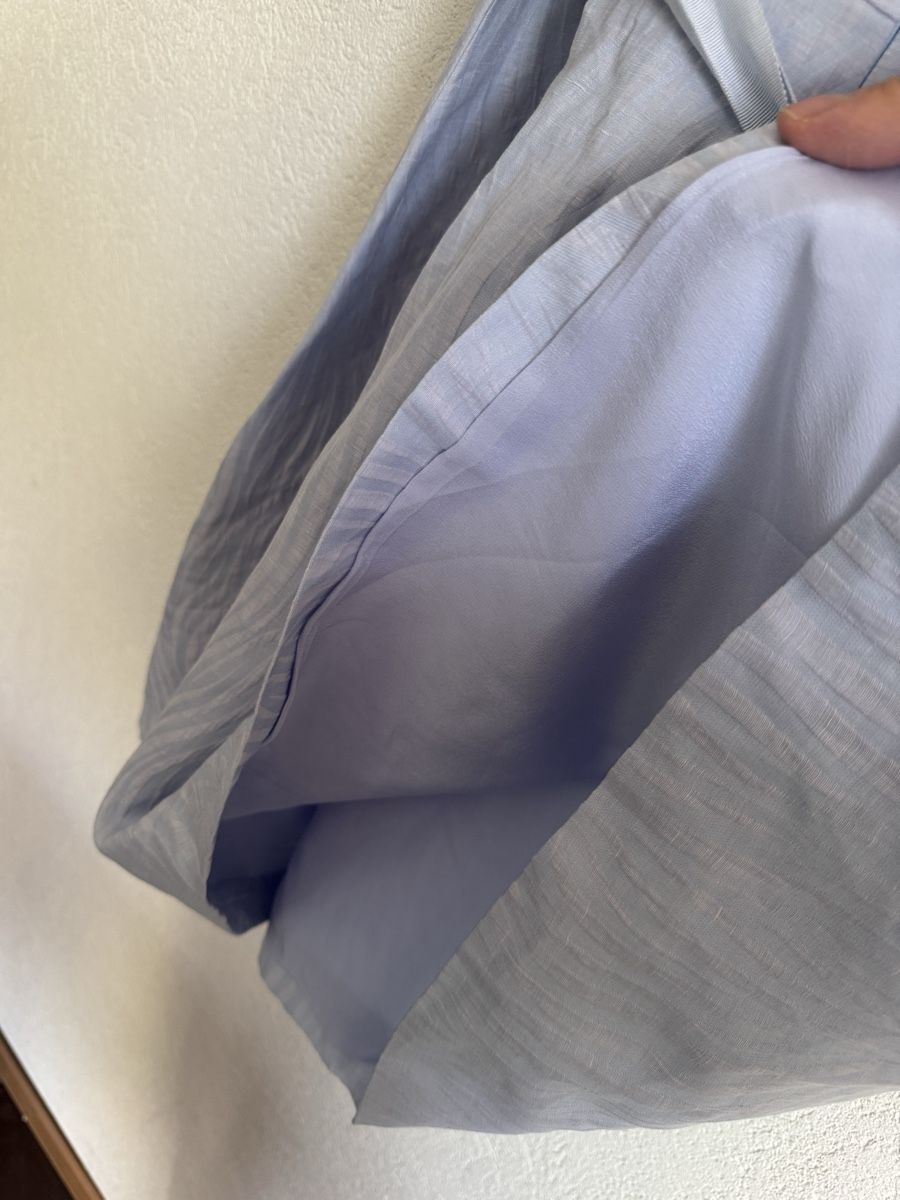 Kleider: Hellblaues ärmelloses Seidenkleid, Größe 36 – Neu und originalverpackt aus Veyras von ValClasse 4