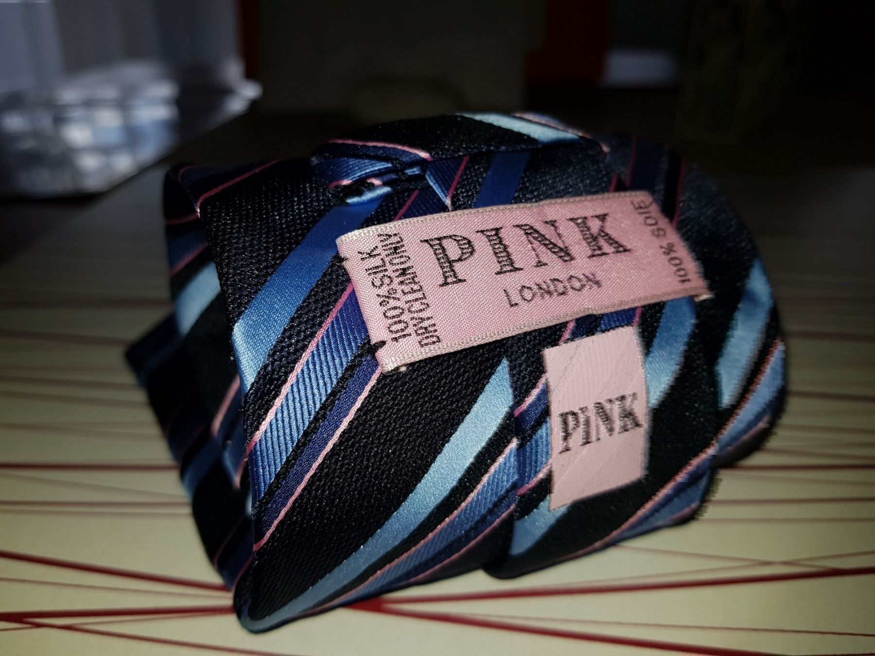 Cravatte: PINK Cravate en soie / Seiden Krawatte – Usato da Cossonay-ville venduto da Super-Price-Quality 3