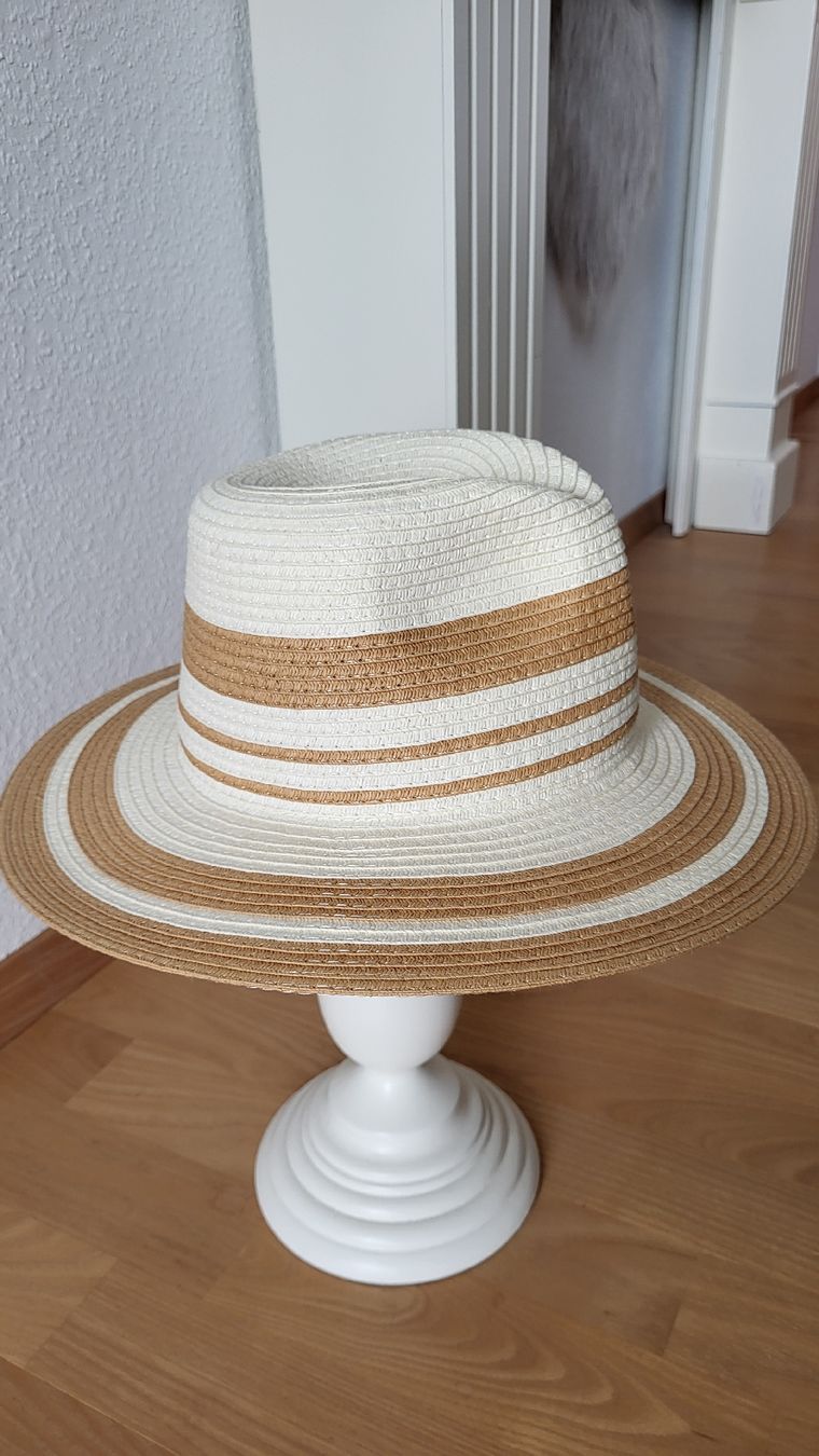 Copricapi, berretti & cappellini: Sonnenhut – Usato da Muttenz venduto da Igma 1