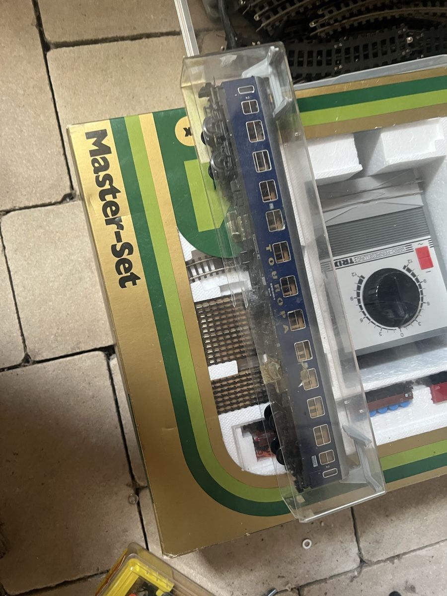 Trix Modelleisenbahnen: Minitrix Master-Set Eisenbahn Züge und Gleise mit Trafo – Gebraucht aus Basel von bellespirit 8