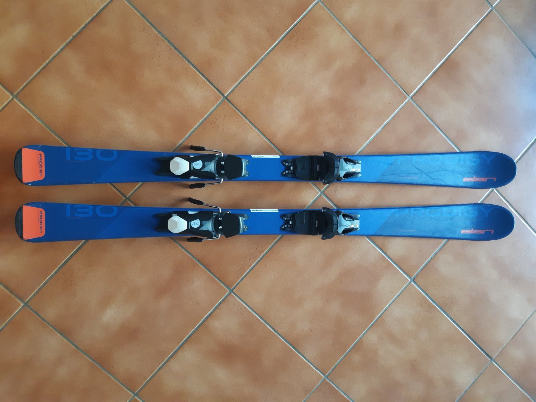Elan Sci: Elan sci bambino + scarponi +bastoni – Usato da Magliaso venduto da Dlele