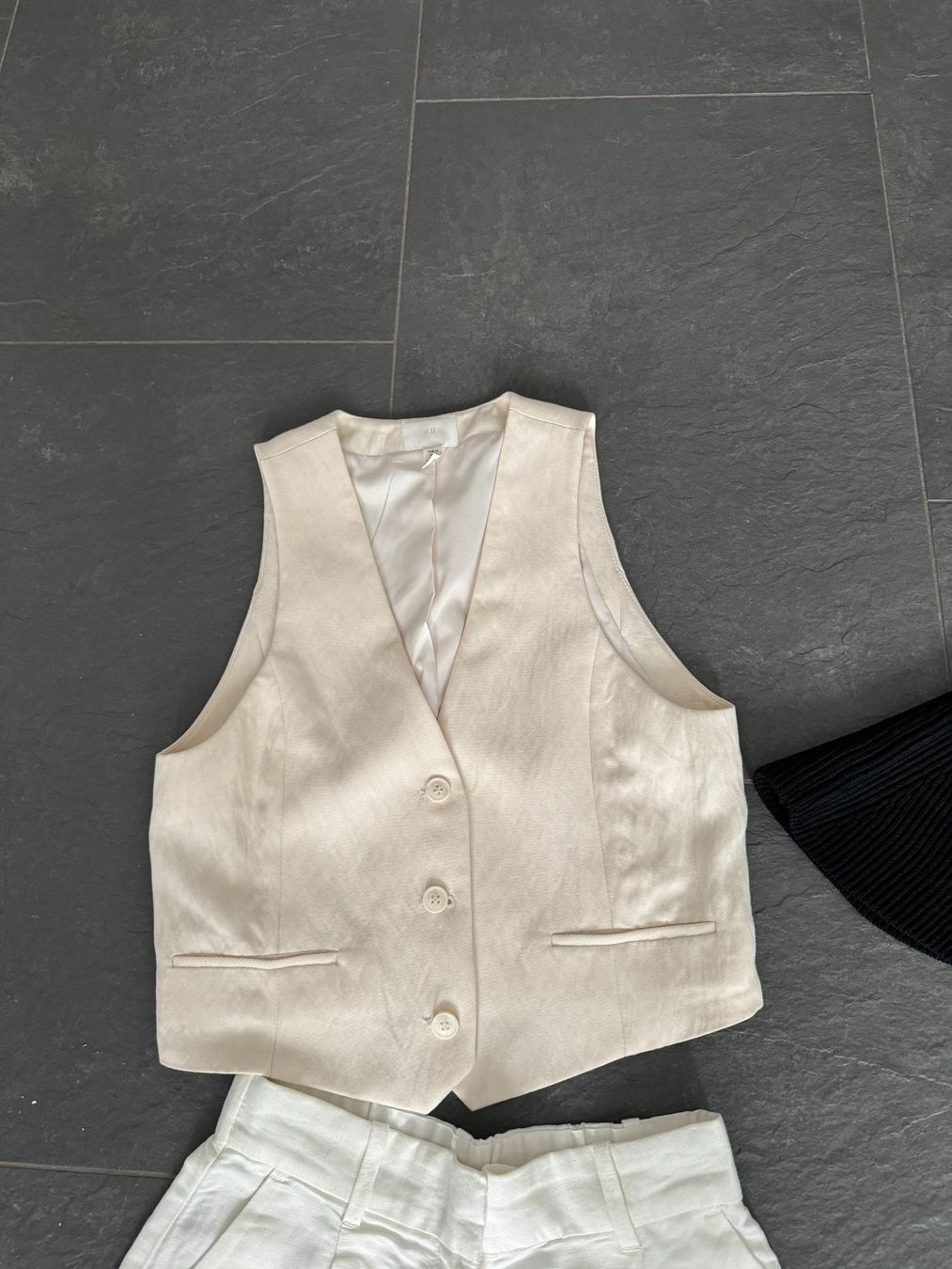 Kleiderpakete: 4 Stk. Damen Kleider Set Gr. 34 – Gebraucht aus Bonstetten von VCLS 4