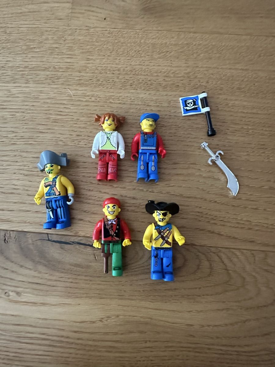 Lego Statuette: Lego Piraten Figuren  – Usato da Muri AG venduto da LON2o11