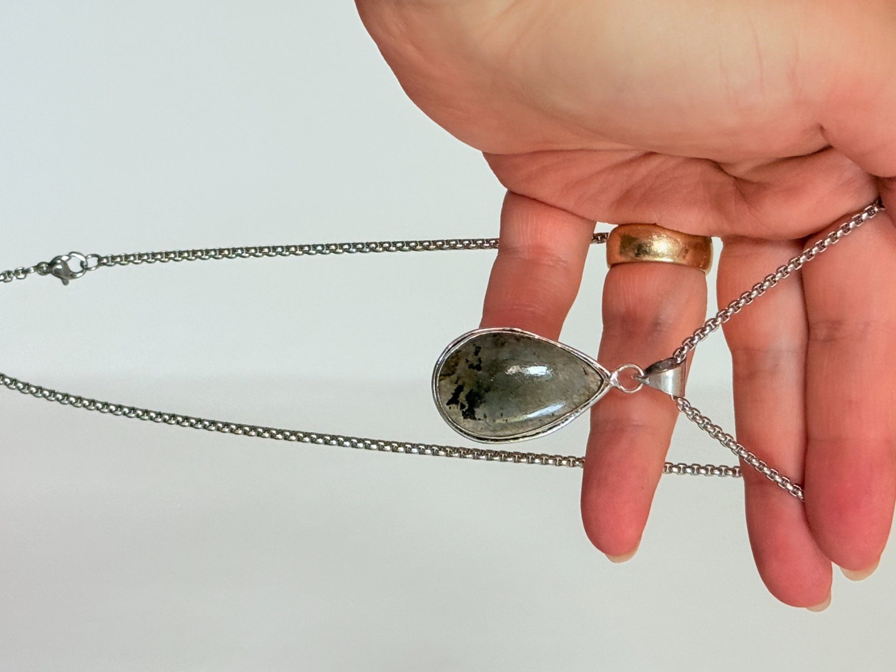 Ketten: Collier avec Labradorite – Neu und originalverpackt aus Genève von AWWA 7