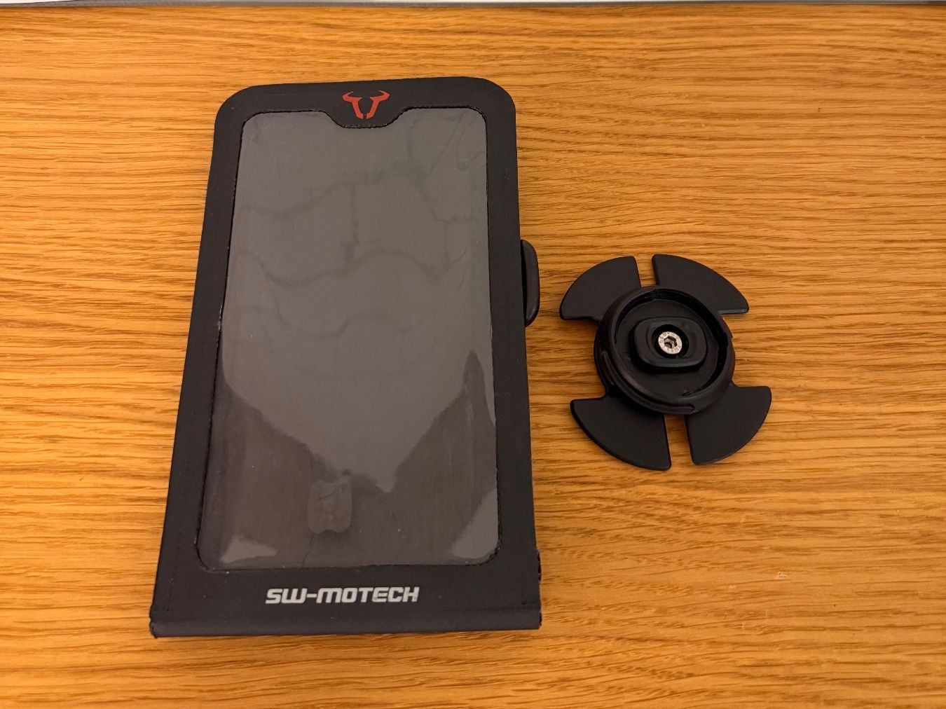 SW-Motech Topcase: SW-MOTECH PRO Handyhalterung – Usato da Malters venduto da n.pac