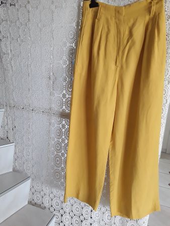 Tolle sonnengelbe MNG Culotte Hosen EUR 34