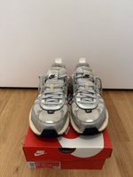 NIKE V2K Run Sneaker Silber Weiss Grösse 40 Gebraucht