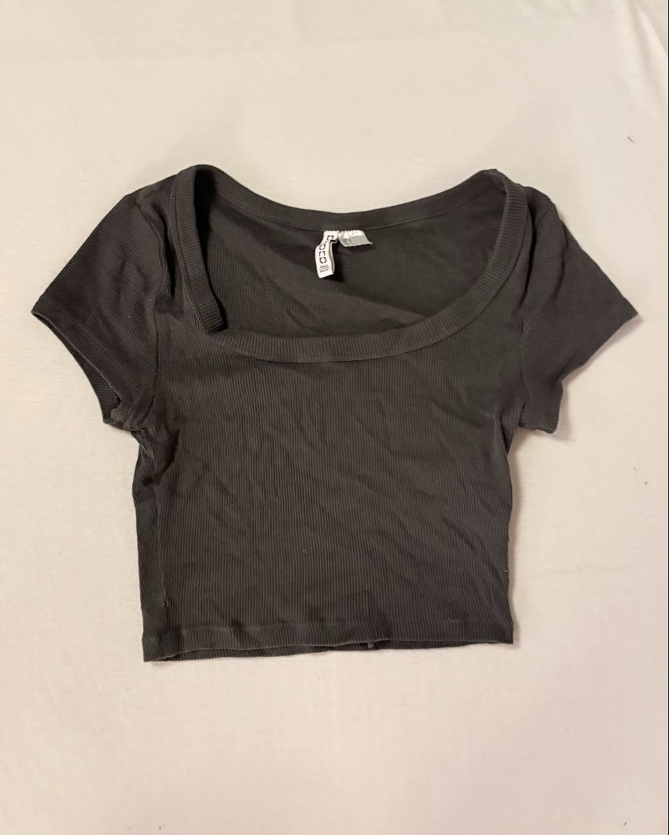 H&M Top: H&M Basic Ribbed Crop Top Grau – Damen Gr. S – Usato da Rothenbrunnen venduto da mia_n6vj