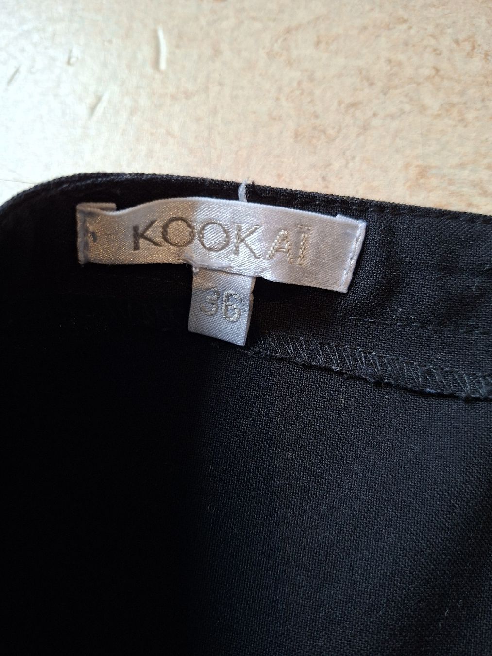 Kookai Gonne: Kookai Minirock, Gr. 36, Schwarz – Usato da Klingnau venduto da vollmond36 5